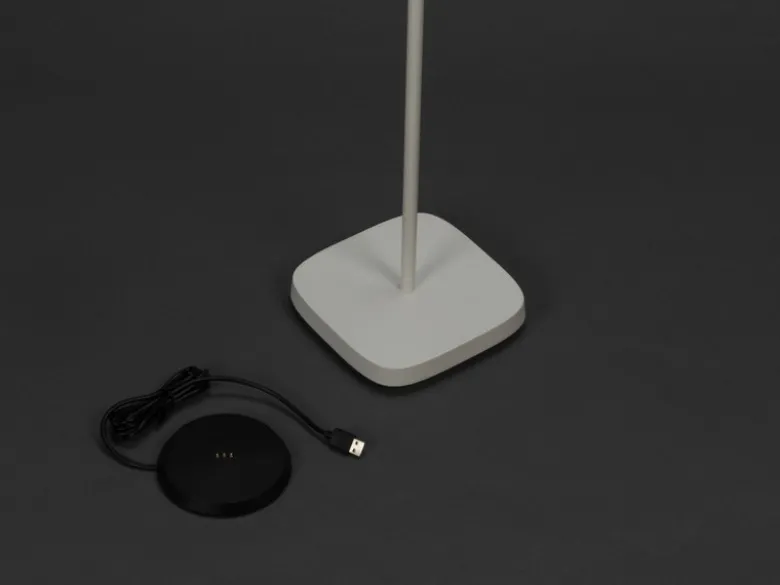 Akku Stehlampe NICE für Outdoor dimmbar, kabellos in Weiß, klein 120cm