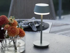 Akku Tischleuchte LYON für Outdoor dimmbar, kabellos in Mintgrün, 30cm