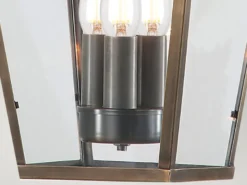 Außenhängeleuchte MANSION HOUSE im Landhausstil, Altmessing Ø22cm