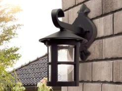 Außen Wandlaterne HEREFORD aus Alu im Landhausstil, Schwarz Höhe 29cm