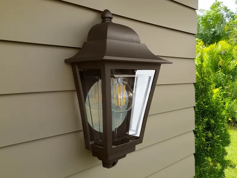 Außenwandleuchte DECO-LANE Höhe 32,5cm Halbschale mit reflektierender Rückwand