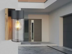 Außenwandleuchte ETSI aus Edelstahl in Holzoptik mit rauchfarbigem Glas H:22,5cm