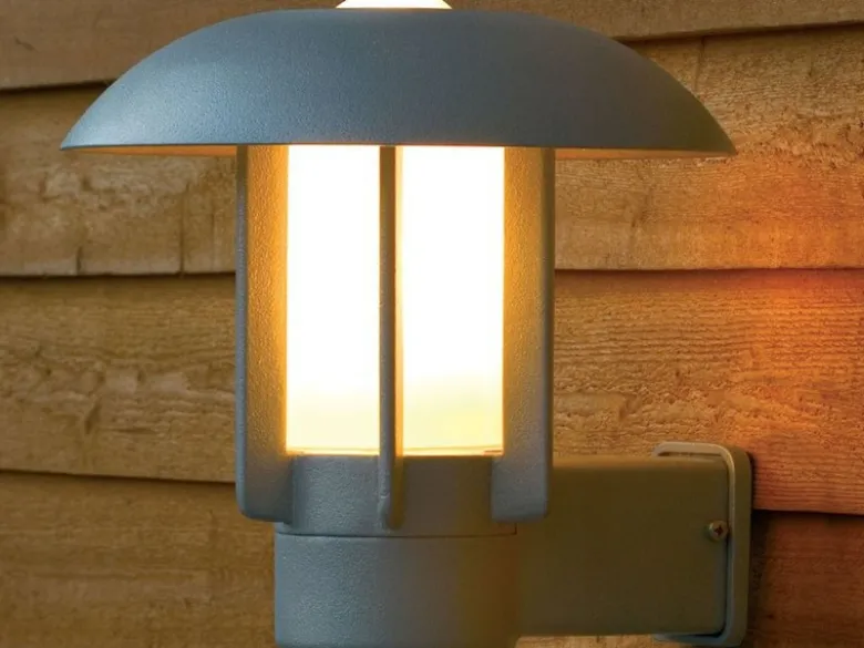 Außenwandleuchte HEIMDAL, Aluminium Silbergrau/ Glas opal, E27 Fassung, IP44