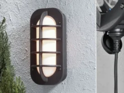 Außenwandleuchte LOKE mit Steckdose, Alu Schwarz & Opalglas, Höhe 36cm