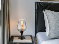 Ausgefallene LED Tischleuchte mit Rauchglas Lampenschirm, Höhe 31cm