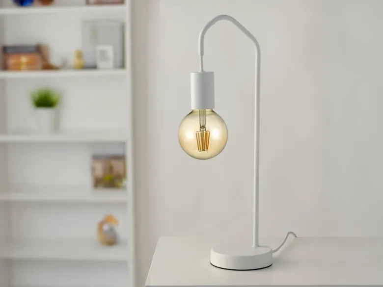 Ausgefallene LED Tischleuchte aus Metall in Weiß, Höhe 48cm