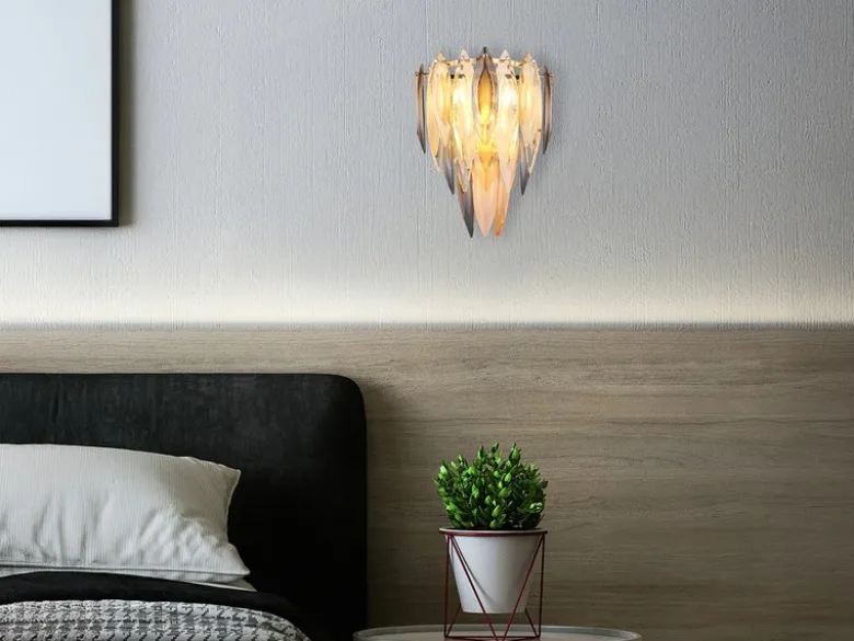 Ausgefallene LED Wandleuchte mit 3-farbigem K9 Kristall, Höhe 34cm