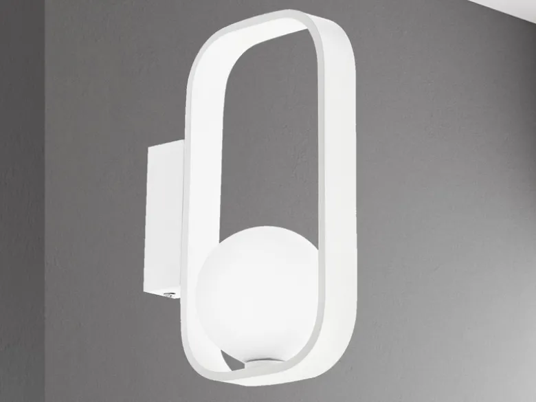 Ausgefallene LED Wandleuchte Weiß mit Glaskugel Opalweiß, Höhe 24cm
