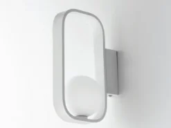 Ausgefallene LED Wandleuchte Weiß mit Glaskugel Opalweiß, Höhe 24cm