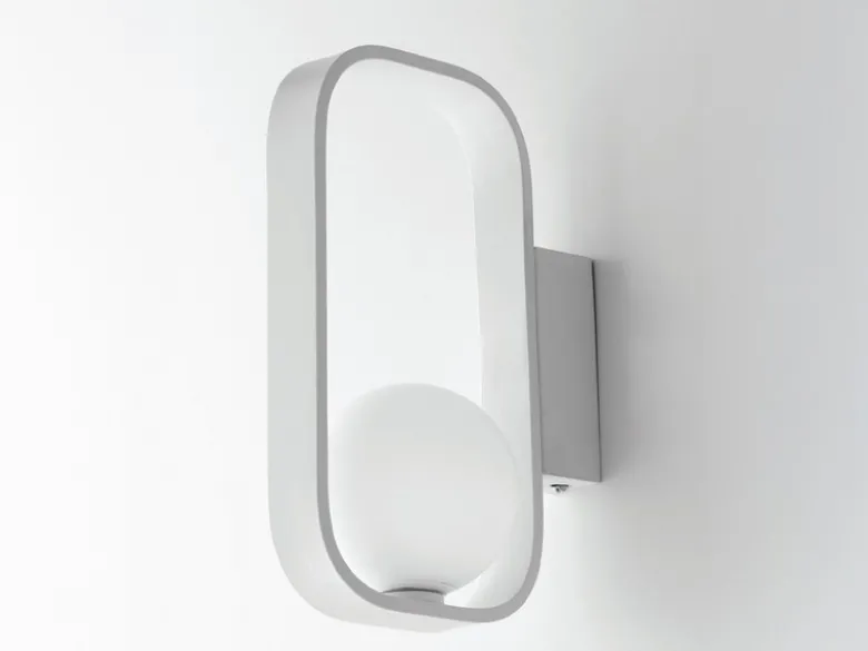 Ausgefallene LED Wandleuchte Weiß mit Glaskugel Opalweiß, Höhe 24cm