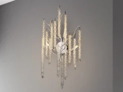 Ausgefallene Wandleuchte LAVERNE Silber Chrom mit Kristall, Höhe 60cm