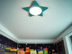 Deckenleuchte Stern fürs Kinderzimmer mit Holz in Petrol, Ø 53cm & E27 LED