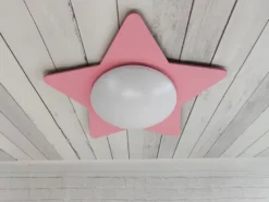 Deckenleuchte Stern fürs Kinderzimmer mit Holz in Pastellrosé, Ø 53cm & E27 LED