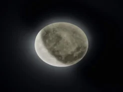 Dimmbare LED Deckenleuchte LUNAR mit Nachtlicht, Mondphasen Fernbedienung Ø40cm