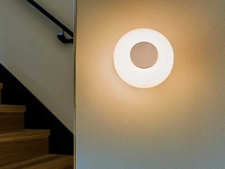 Dimmbare LED Wandleuchte CELESTE mit Glasschirm Weiß, Ø 22cm