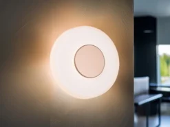 Dimmbare LED Wandleuchte CELESTE mit Glasschirm Weiß, Ø 22cm
