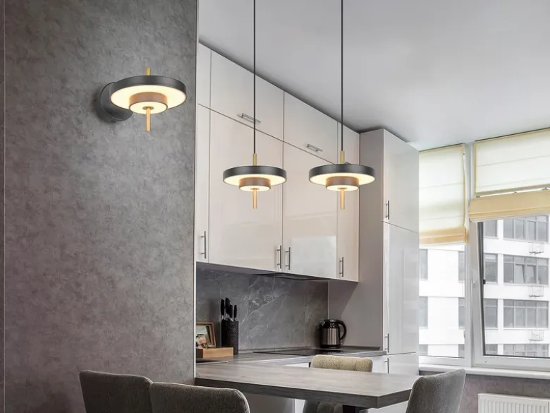 Dimmbare LED Wandleuchte KEATON im modernen Design, Schwarz Gold, Höhe 18,5cm