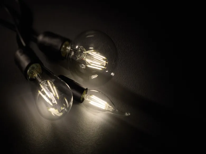 E14 Filament LED, 4 Watt, 470 Lumen, warmweiß, Ø3,5cm, 3 Stufen Dimmer, Tropfen