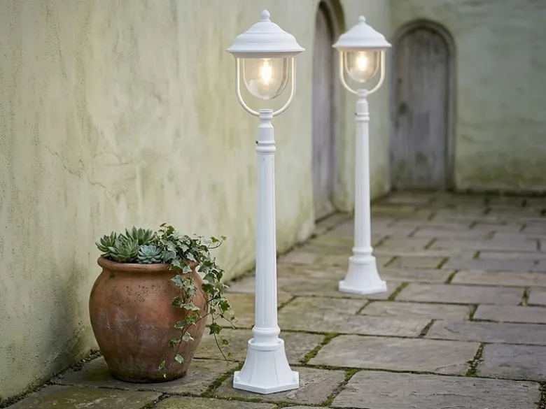 2er-Set weiße Wegeleuchten PARMA aus Aluminium, E27, IP43, H.: 118 cm