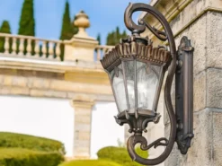 Extra große antike Außenwandleuchte TOURNAI stehend Bronzefarbig, Höhe 117cm