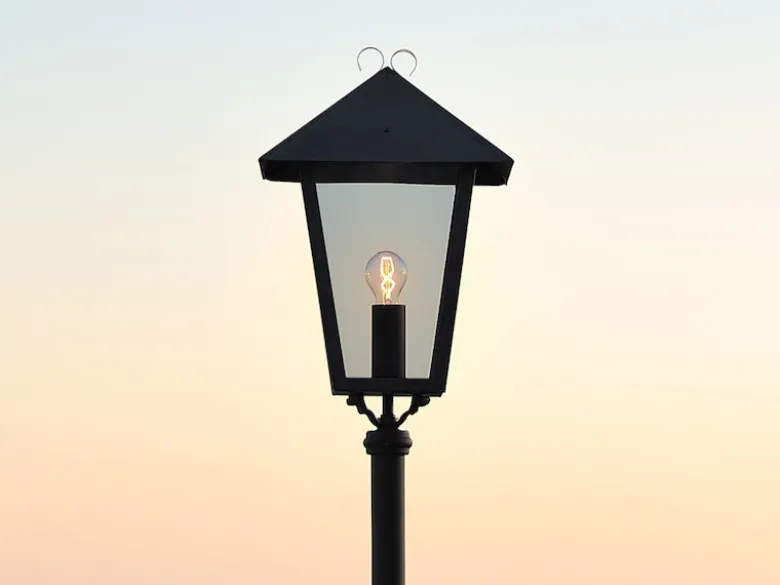 Gartenlaterne / Standleuchte BENU, E27, Aluminium schwarz, Höhe 254 cm