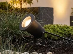 Gartenstrahler UBANGI mit Erdspieß, 5m Anschlußkabel & Stecker Ø 9cm