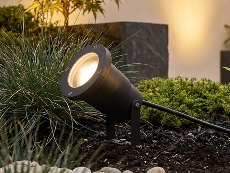 Gartenstrahler UBANGI mit Erdspieß, 5m Anschlußkabel & Stecker Ø 9cm