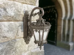 Große antike LED Außenwandleuchte hängend Bronzefarbig, Höhe 61cm