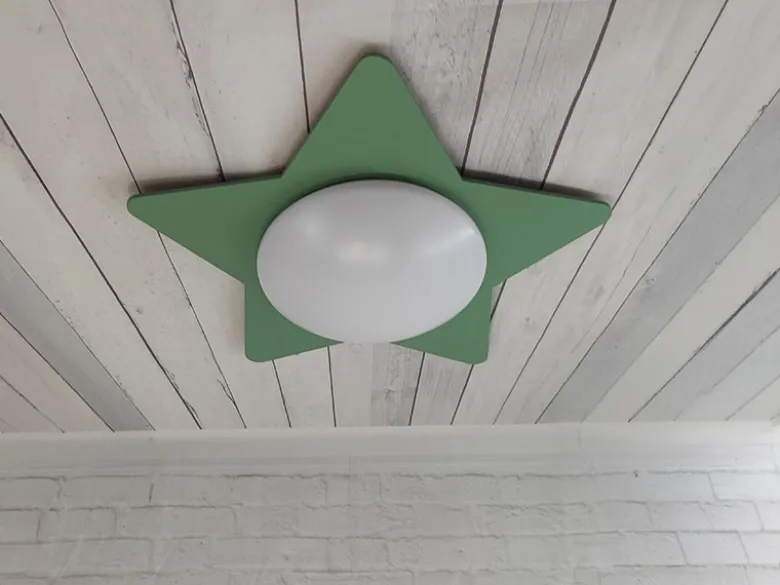 Große Deckenleuchte Stern fürs Kinderzimmer MDF Holz in Salbeigrün, E27, B 53cm