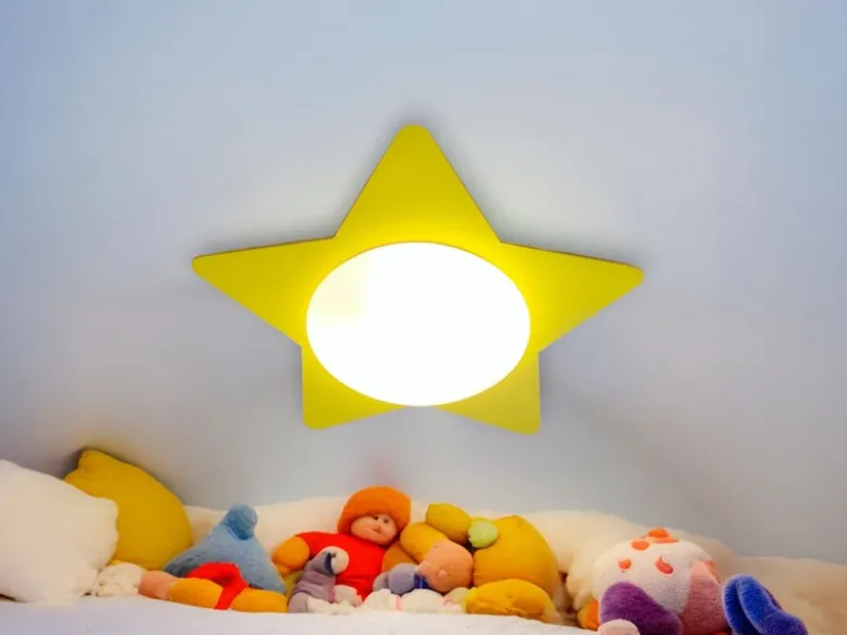 Große Deckenleuchte Stern fürs Kinderzimmer MDF Holz in Sonnengelb, E27, B 53cm