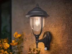 Große LED Außenwandleuchte im Landhausstil Schwarz mit Bewegungsmelder Höhe 48cm