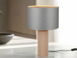Große LED Tischleuchte aus recycelter Pappe und Bambus, Höhe 48cm