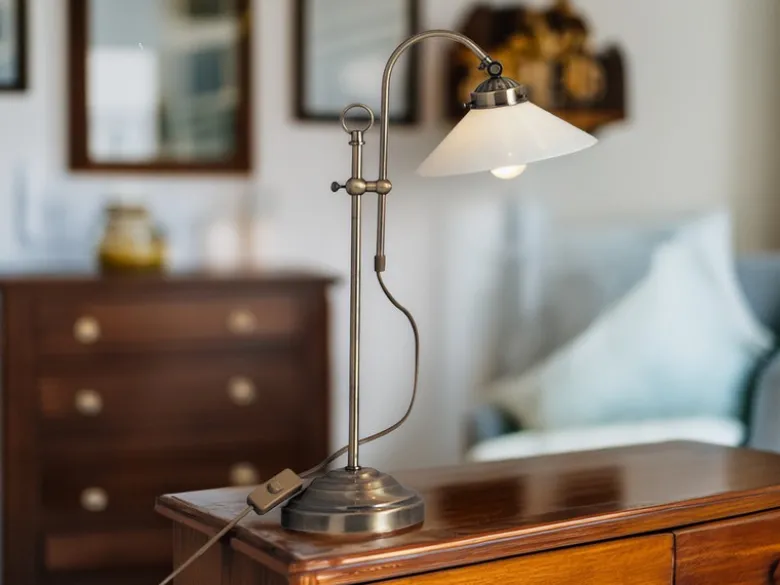 Große LED Tischleuchte im Landhausstil mit Glasschirm, max. Höhe 55cm