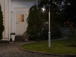 Große Mastleuchte VEGA aus Aluminium Weiß, Höhe 240cm