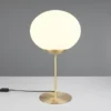 Große Retro LED Tischleuchte Messing mit Glaskugel, Höhe 52cm