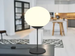 Große Retro LED Tischleuchte Schwarz mit Glaskugel, Höhe 52cm
