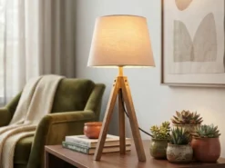 Große Tischlampe mit Holz Dreibein & E27 Leinen Lampenschirm Beige, Höhe 55cm