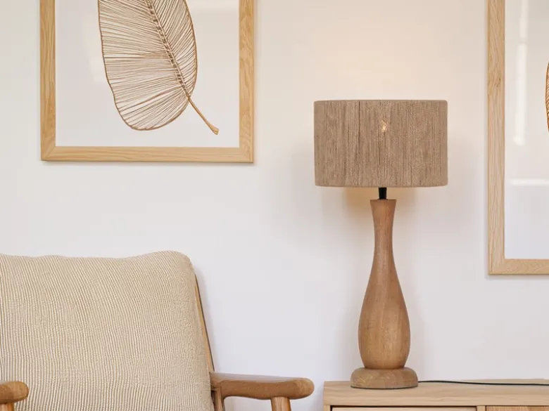 Große Tischleuchte TOBA aus Naturholz mit Lampenschirm aus Jute, Höhe 54cm