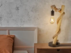 Große Tischleuchte ULLEU mit Hanfseil und Holzstab, Höhe 53,5cm