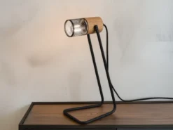 Industrial LED Tischlampe Metallgeflecht Metallschirm und Holzsockel, Höhe 40cm