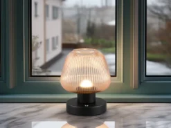 Kabellose LED Akku Tischleuchte QUENYA Glasschirm Bernstein, Höhe 18cm
