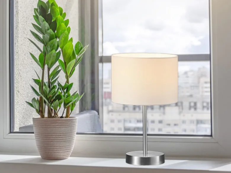 Klassische LED Tischleuchte Silber mit Stoffschirm weiß, Höhe 32cm