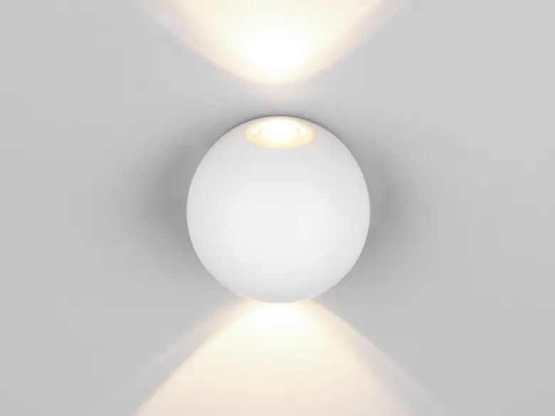 Kleine LED Außenwandleuchte AVISIO Up and Down, Kugel in Weiß Ø 10cm