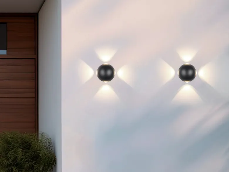 Kleine LED Außenwandleuchte AVISIO 4 flammig, Kugel in Schwarz Ø 10cm