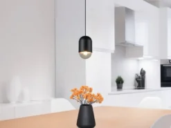 Kleine LED Pendelleuchte einflammig aus Metall in Schwarz, Ø 10cm
