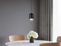 Kleine LED Pendelleuchte einflammig aus Metall in Schwarz, Ø 10cm