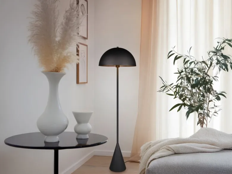 Kleine LED Stehleuchte in Pilzform aus Metall Schwarz, Höhe 130cm