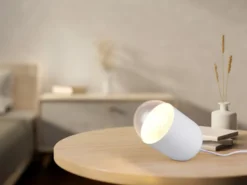 Kleine LED Tischleuchte oval aus Metall in Weiß, Höhe 13,5cm