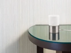 Kleine LED Tischleuchte per touch dimmbar, Silber mit Glasschirm, Höhe 15cm