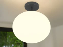Kleine Retro Deckenleuchte FOMENTO Schwarz mit Glaskugel, Ø 30cm